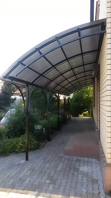 Навес из поликарбоната