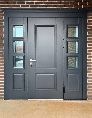 Входная группа с остеклением